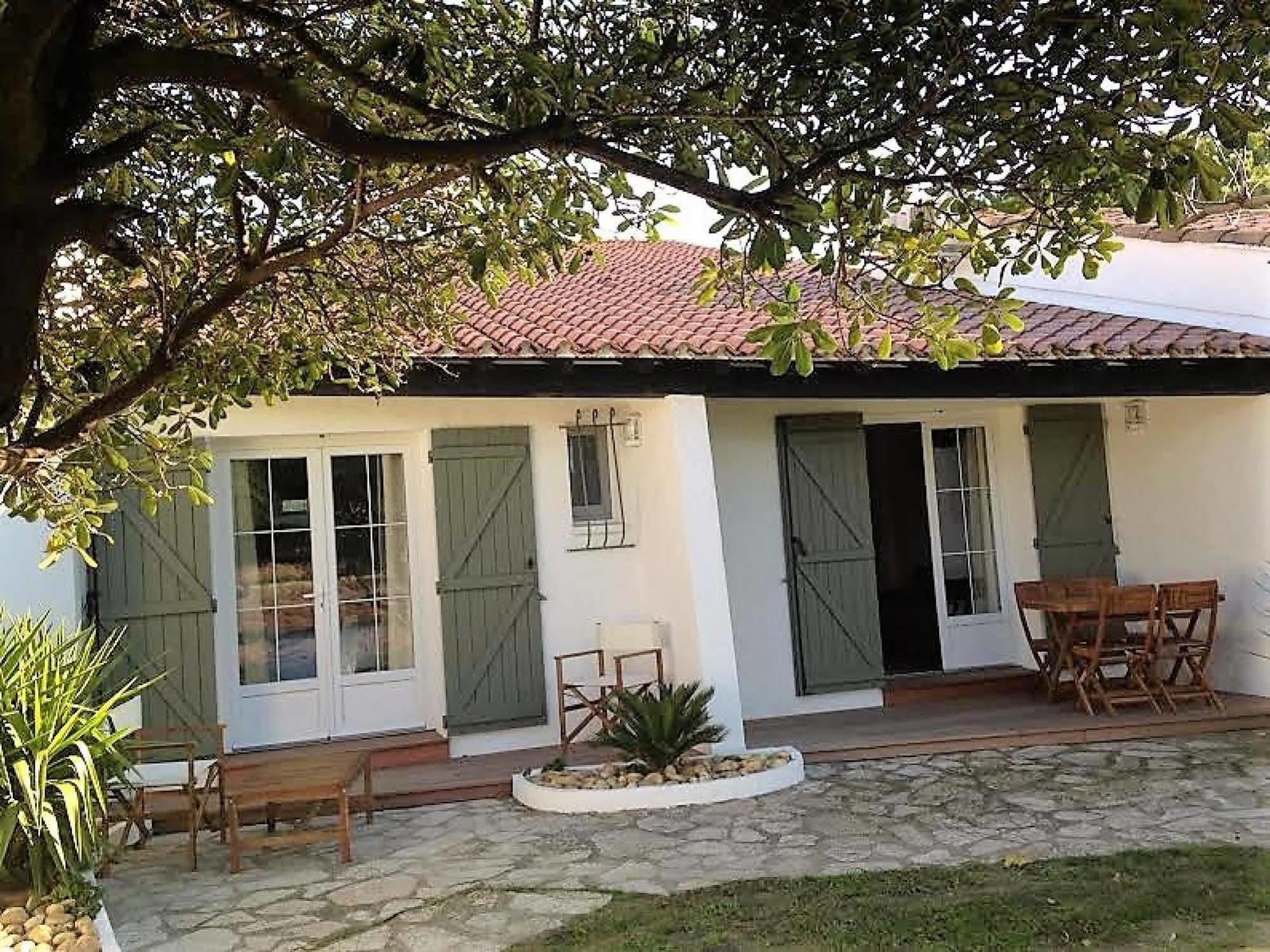 Mas Des Rieges & Spa Saintes-Maries-de-la-Mer Exteriör bild